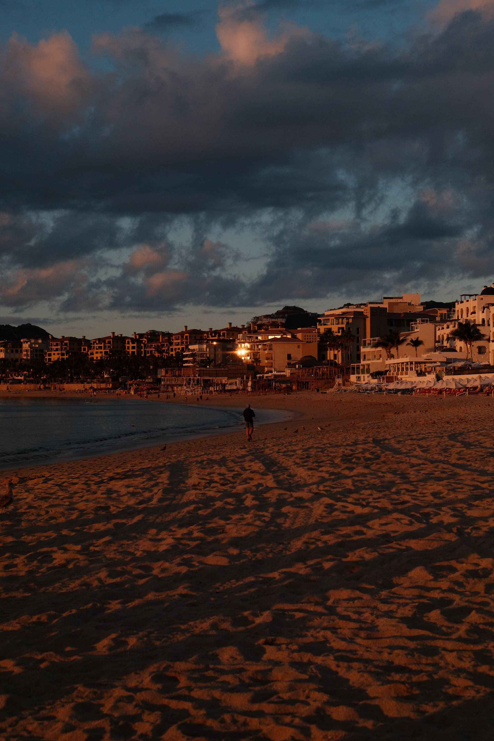 Morning golden hour. Cabo San Lucas, México.