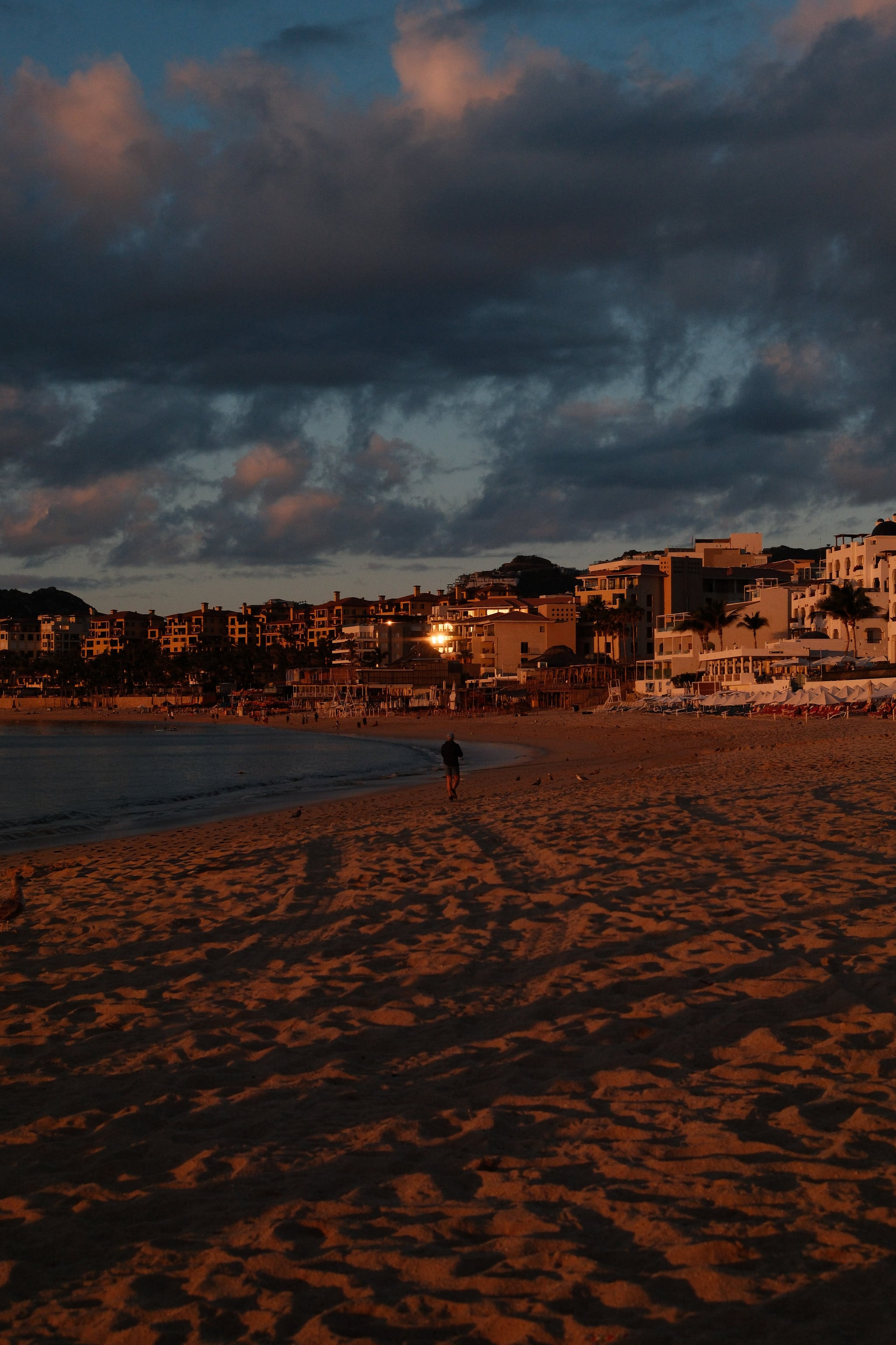 Morning golden hour. Cabo San Lucas, México.